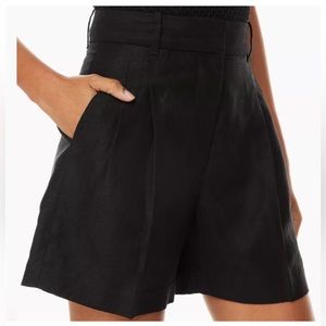 NEW Aritzia Wilfred Effortless Linen 5” Shorts
